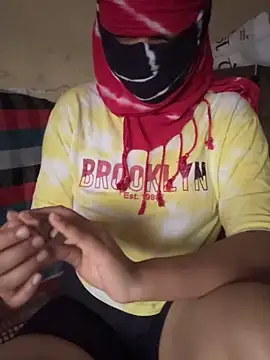 Snapshot of crazy111girl chatting on February 5, 2026, 5:12 am crazy111girl online show from February 5, 2026, 5:12 am