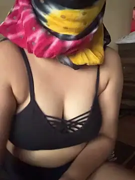 Snapshot of crazy111girl chatting on February 9, 2026, 7:01 am crazy111girl online show from February 9, 2026, 7:01 am