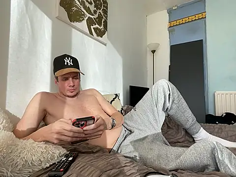 Snapshot of shyandchilling chatting on March 2, 2026, 3:41 pm shyandchilling online show from March 2, 2026, 3:41 pm