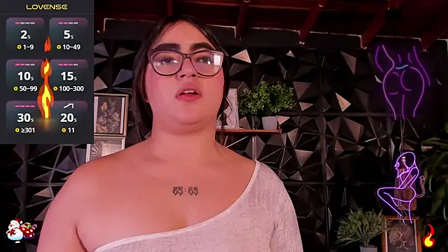 April  foxx online show from December 16, 2025, 4:12 pm