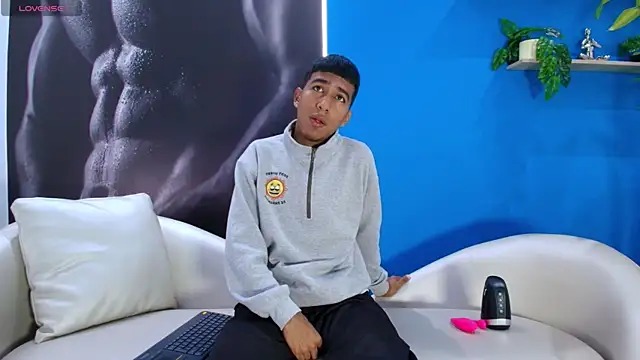 ender h0t online show from October 9, 2025, 1:31 pm