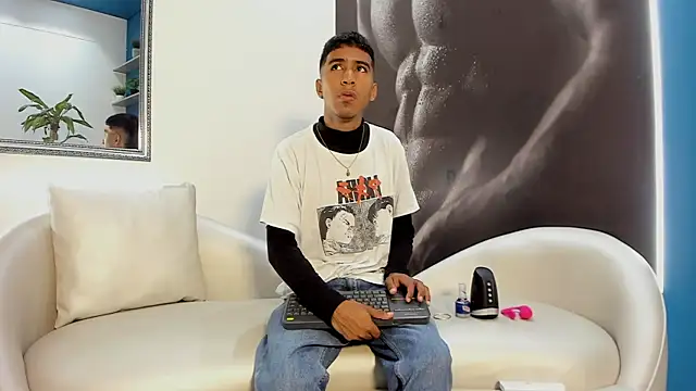 ender h0t online show from November 25, 2025, 2:50 pm