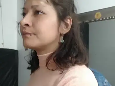 evelynesex online show from April 15, 2026, 3:02 am