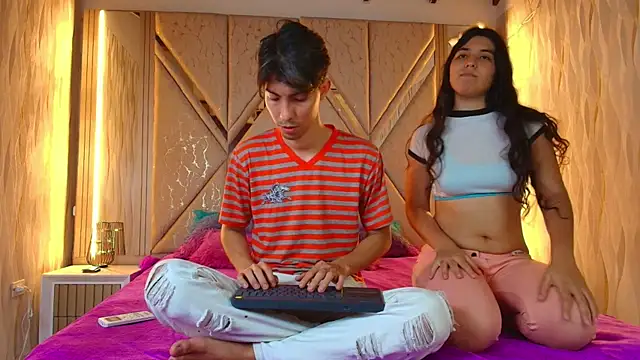 Snapshot of Couplex_xxx chatting on November 7, 2025, 1:38 am Couplex xxx online show from November 7, 2025, 1:38 am