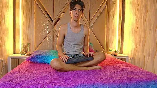 Snapshot of Couplex_xxx chatting on December 4, 2025, 1:26 am Couplex xxx online show from December 4, 2025, 1:26 am