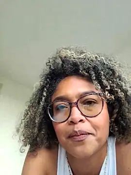 Snapshot of BiiancaEstradaa chatting on February 9, 2026, 10:14 pm BiiancaEstradaa online show from February 9, 2026, 10:14 pm