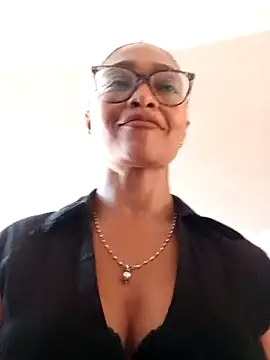 Snapshot of BiiancaEstradaa chatting on February 27, 2026, 3:34 pm BiiancaEstradaa online show from February 27, 2026, 3:34 pm