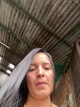 Mia jhoonson online show from November 14, 2025, 5:33 pm