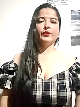 Snapshot of Ainaraazul chatting on December 3, 2025, 11:03 pm Ainaraazul online show from December 3, 2025, 11:03 pm