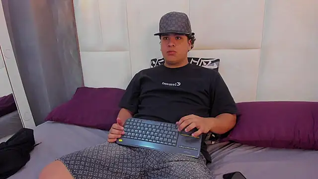 Naim Bennetsex online show from October 3, 2025, 2:25 pm