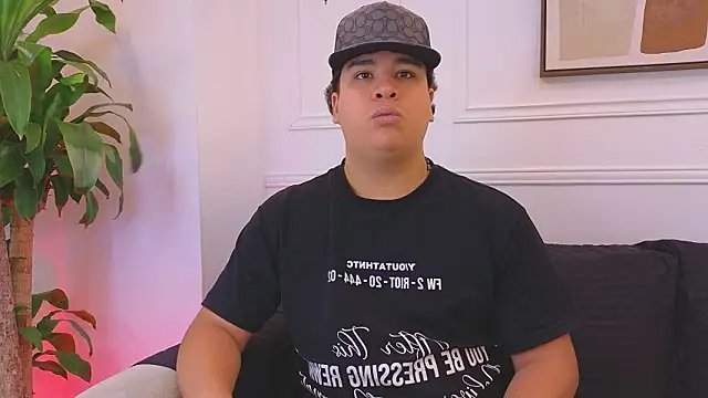 Snapshot of Naim_Bennetsex chatting on February 9, 2026, 6:45 pm Naim Bennetsex online show from February 9, 2026, 6:45 pm