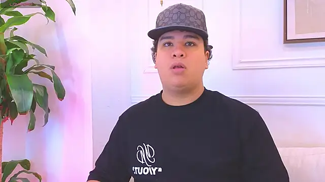 Snapshot of Naim_Bennetsex chatting on February 16, 2026, 6:04 pm Naim Bennetsex online show from February 16, 2026, 6:04 pm