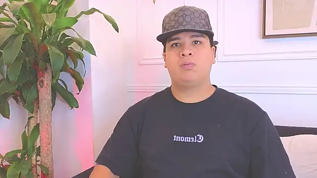 Snapshot of Naim_Bennetsex chatting on February 26, 2026, 2:21 am Naim Bennetsex online show from February 26, 2026, 2:21 am