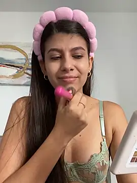 Lenapink19 online show from October 24, 2025, 8:05 pm