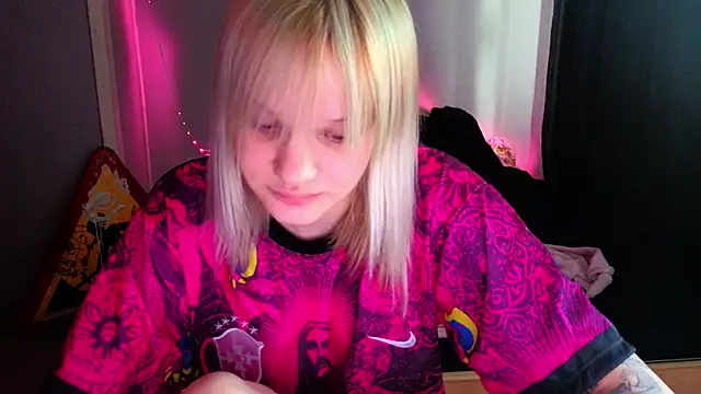 Elieiza xo online show from May 21, 2026, 9:27 am