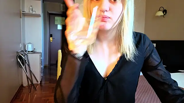Elieiza xo online show from June 1, 2026, 8:38 am