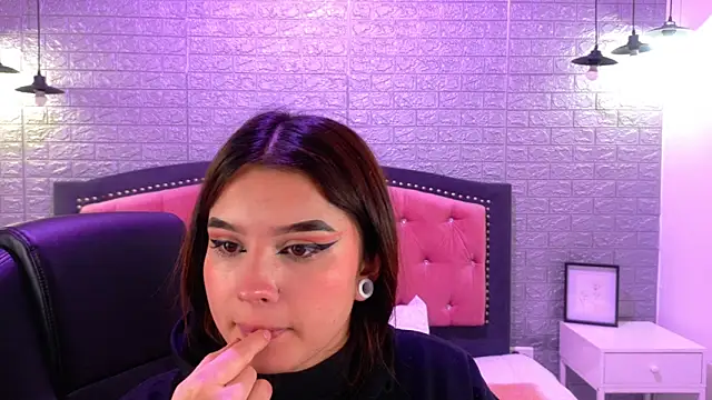 Natalie loffreda online show from September 24, 2025, 2:48 am