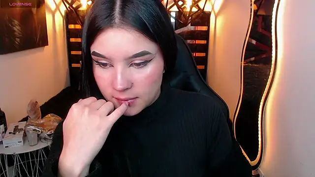 Natalie loffreda online show from April 7, 2026, 7:47 pm