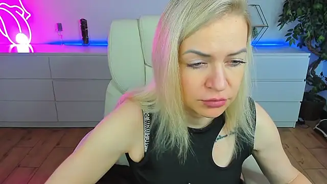 Anna Snows online show from September 14, 2025, 12:04 pm