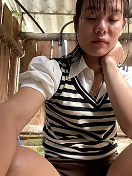 Snapshot of PhanHaa chatting on December 23, 2025, 1:25 am PhanHaa online show from December 23, 2025, 1:25 am