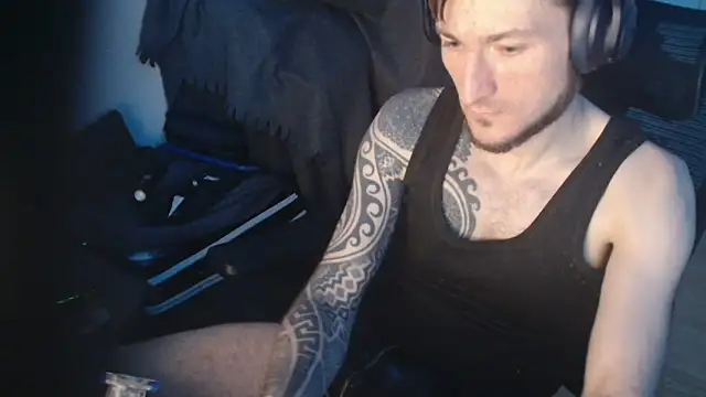 Snapshot of th1_ chatting on February 21, 2026, 1:28 am th1 online show from February 21, 2026, 1:28 am