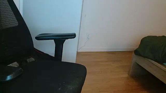 Snapshot of th1_ chatting on February 26, 2026, 4:44 am th1 online show from February 26, 2026, 4:44 am