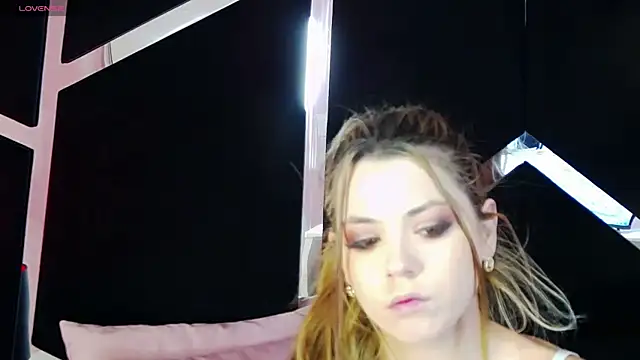 Breezelle online show from September 27, 2025, 4:06 am