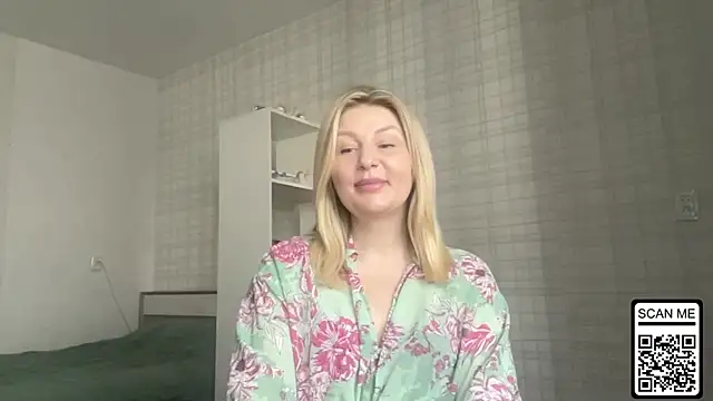 Snapshot of Blondie_xoxoxo chatting on February 20, 2026, 10:16 am Blondie xoxoxo online show from February 20, 2026, 10:16 am