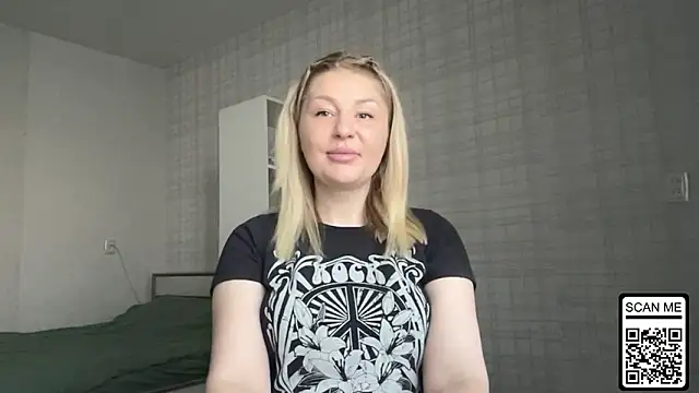 Snapshot of Blondie_xoxoxo chatting on March 12, 2026, 6:52 am Blondie xoxoxo online show from March 12, 2026, 6:52 am