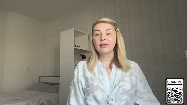 Snapshot of Blondie_xoxoxo chatting on March 16, 2026, 7:01 am Blondie xoxoxo online show from March 16, 2026, 7:01 am