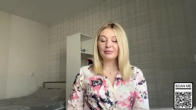 Snapshot of Blondie_xoxoxo chatting on March 22, 2026, 7:12 am Blondie xoxoxo online show from March 22, 2026, 7:12 am