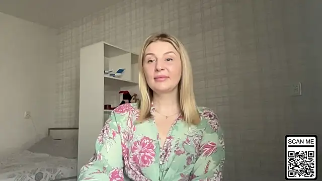 Snapshot of Blondie_xoxoxo chatting on March 23, 2026, 8:51 am Blondie xoxoxo online show from March 23, 2026, 8:51 am
