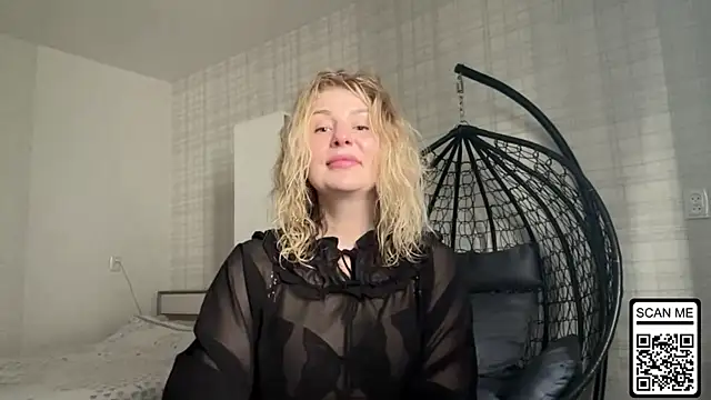 Snapshot of Blondie_xoxoxo chatting on March 24, 2026, 1:05 pm Blondie xoxoxo online show from March 24, 2026, 1:05 pm