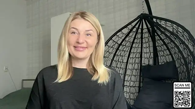 Snapshot of Blondie_xoxoxo chatting on April 4, 2026, 12:46 pm Blondie xoxoxo online show from April 4, 2026, 12:46 pm