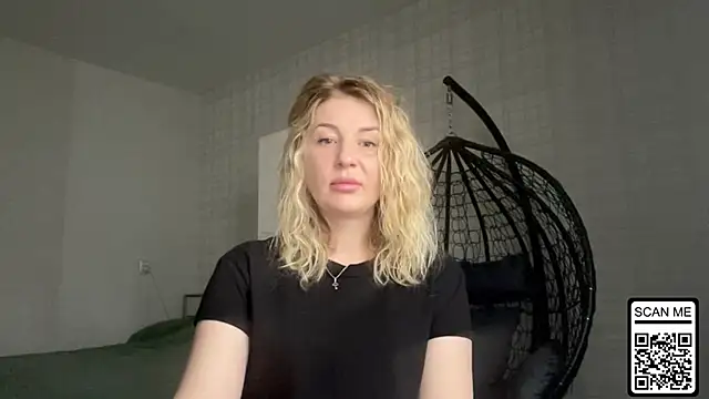 Snapshot of Blondie_xoxoxo chatting on April 9, 2026, 6:52 am Blondie xoxoxo online show from April 9, 2026, 6:52 am
