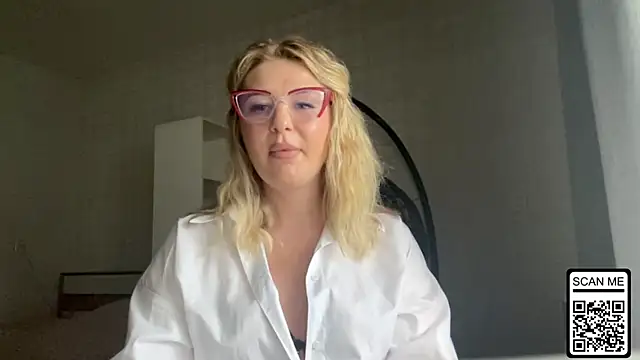 Snapshot of Blondie_xoxoxo chatting on June 26, 2026, 10:52 am Blondie xoxoxo online show from June 26, 2026, 10:52 am