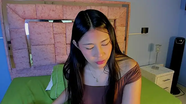 LICKY LOV online show from November 15, 2025, 3:15 am