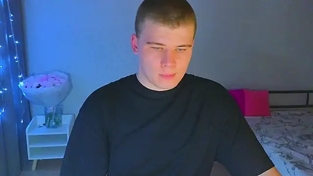 kittenmurr online show from October 20, 2025, 12:16 pm