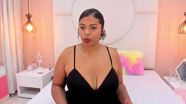 Snapshot of Laila_Cairo chatting on November 8, 2025, 12:49 pm Laila Cairo online show from November 8, 2025, 12:49 pm