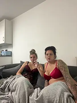 Snapshot of Charsworld chatting on October 17, 2025, 9:01 am Charsworld online show from October 17, 2025, 9:01 am