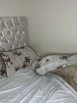 Snapshot of Charsworld chatting on October 31, 2025, 7:04 pm Charsworld online show from October 31, 2025, 7:04 pm