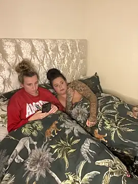 Snapshot of Charsworld chatting on November 14, 2025, 6:39 pm Charsworld online show from November 14, 2025, 6:39 pm