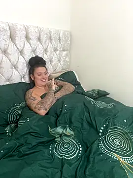 Snapshot of Charsworld chatting on November 21, 2025, 9:30 am Charsworld online show from November 21, 2025, 9:30 am