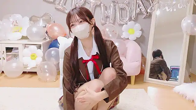 Snapshot of Yuna-ch chatting on October 13, 2025, 10:37 am Yuna-ch online show from October 13, 2025, 10:37 am