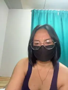 melyiaaa online show from December 2, 2025, 3:29 pm