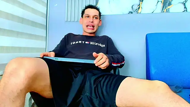 MARCUS SMITHH1 online show from October 17, 2025, 8:28 am