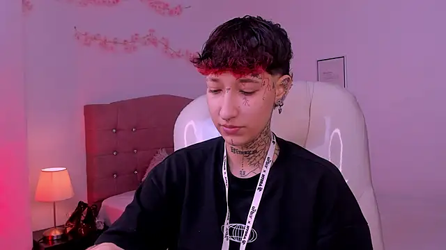 Luci Rose online show from May 20, 2026, 1:39 pm