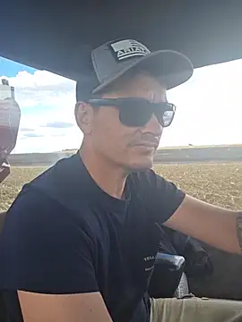 twistafatpipe online show from October 21, 2025, 6:52 pm