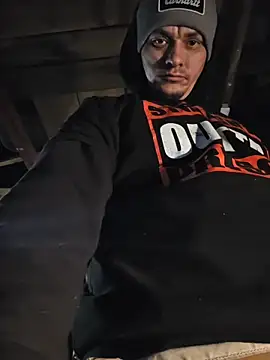 twistafatpipe online show from November 17, 2025, 10:21 am