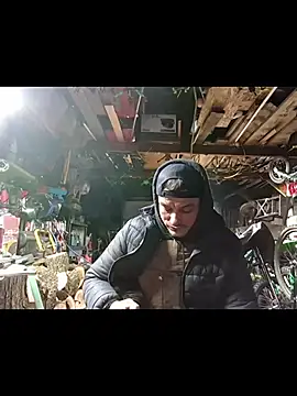 twistafatpipe online show from December 15, 2025, 9:13 am